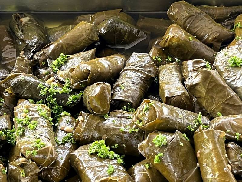 Hanan Oliva - Dolmades (gevulde druivenbladeren) met rijst